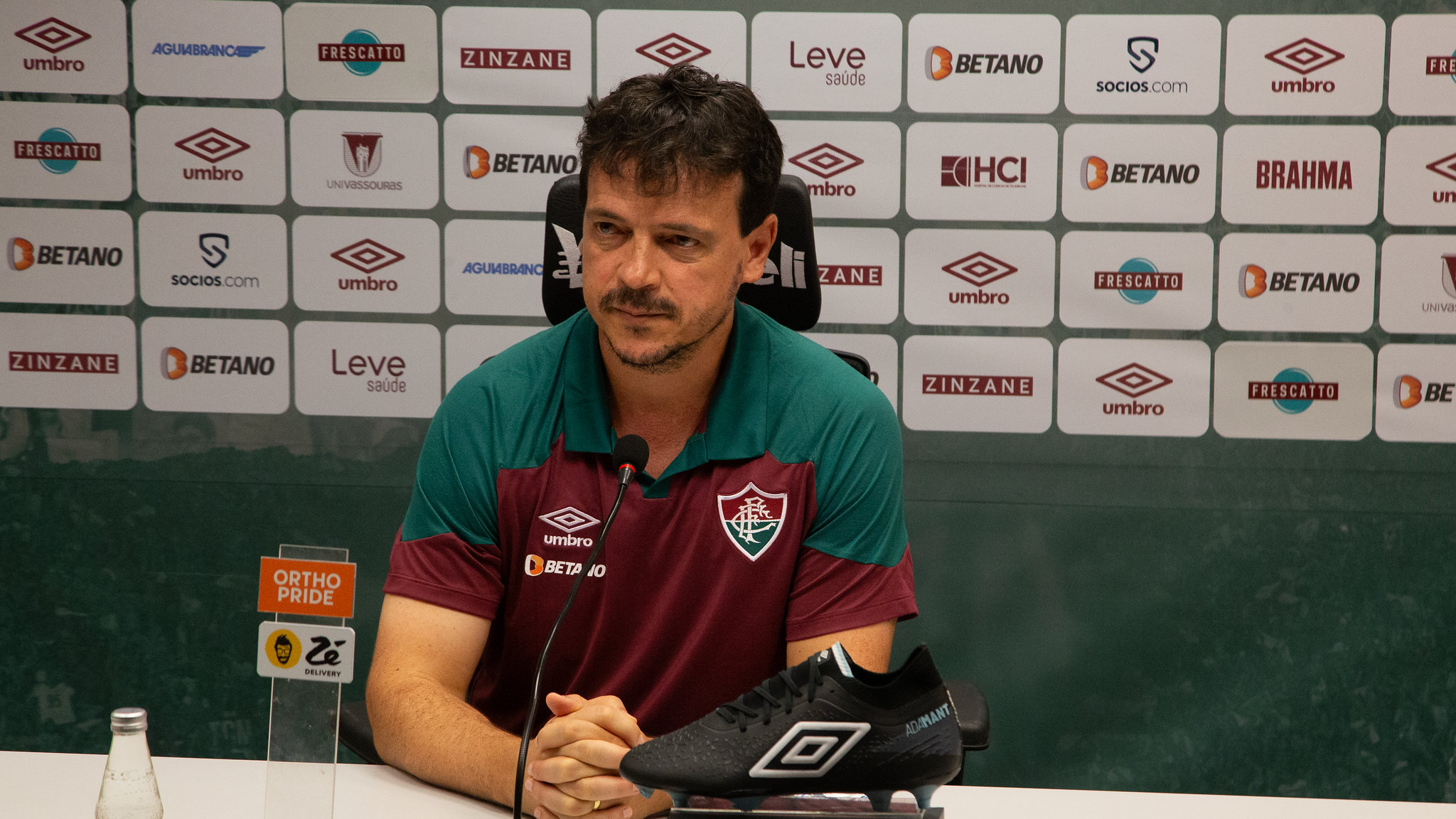 A reclamação de Fernando Diniz após o empate entre Fluminense e Inter