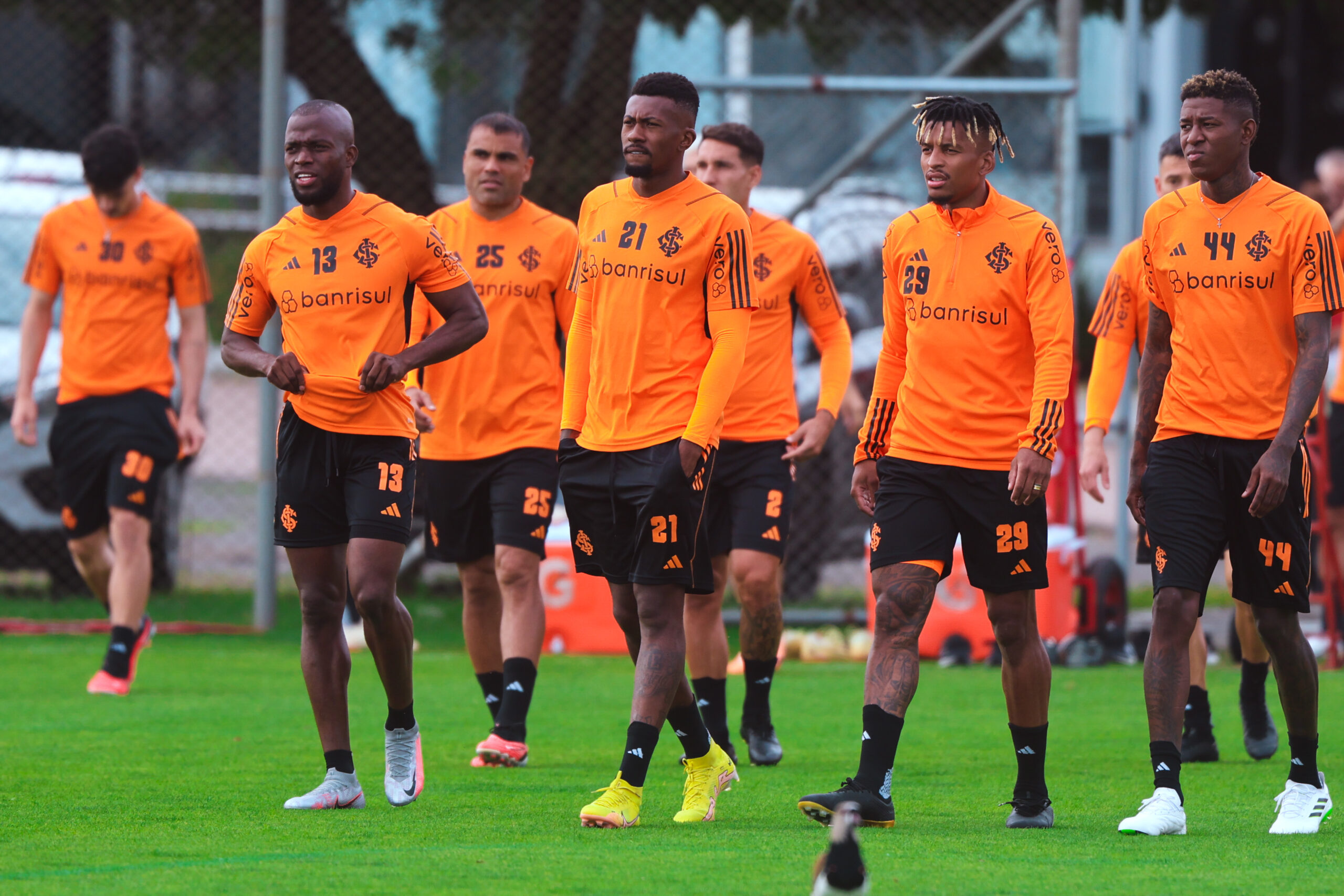 Inter tem lista extensa de jogadores pendurados que podem ficar de fora do clássico contra o Grêmio