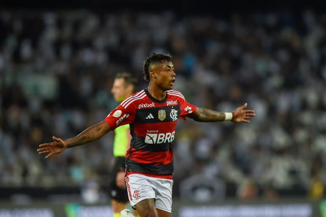 De olho no mercado: Bruno Henrique segue com o futuro indefinido