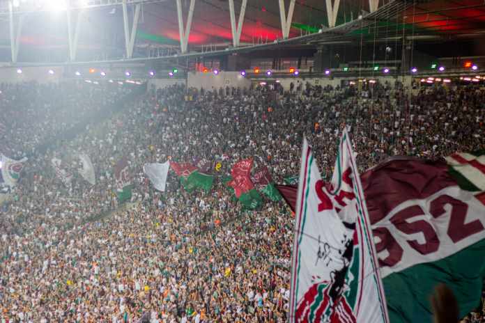 Torcida do Fluminense prepara festa para o time antes do jogo contra o Inter; confira o que está sendo trabalhado