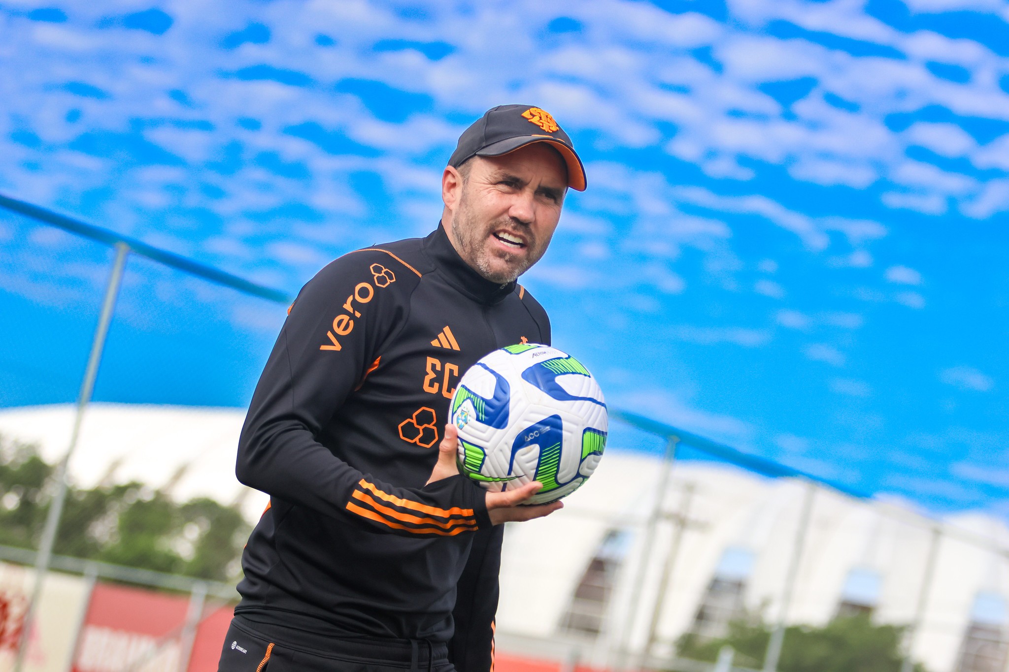Inter enfrenta o América-MG nesta quarta-feira; confira o time que treinou e deve iniciar