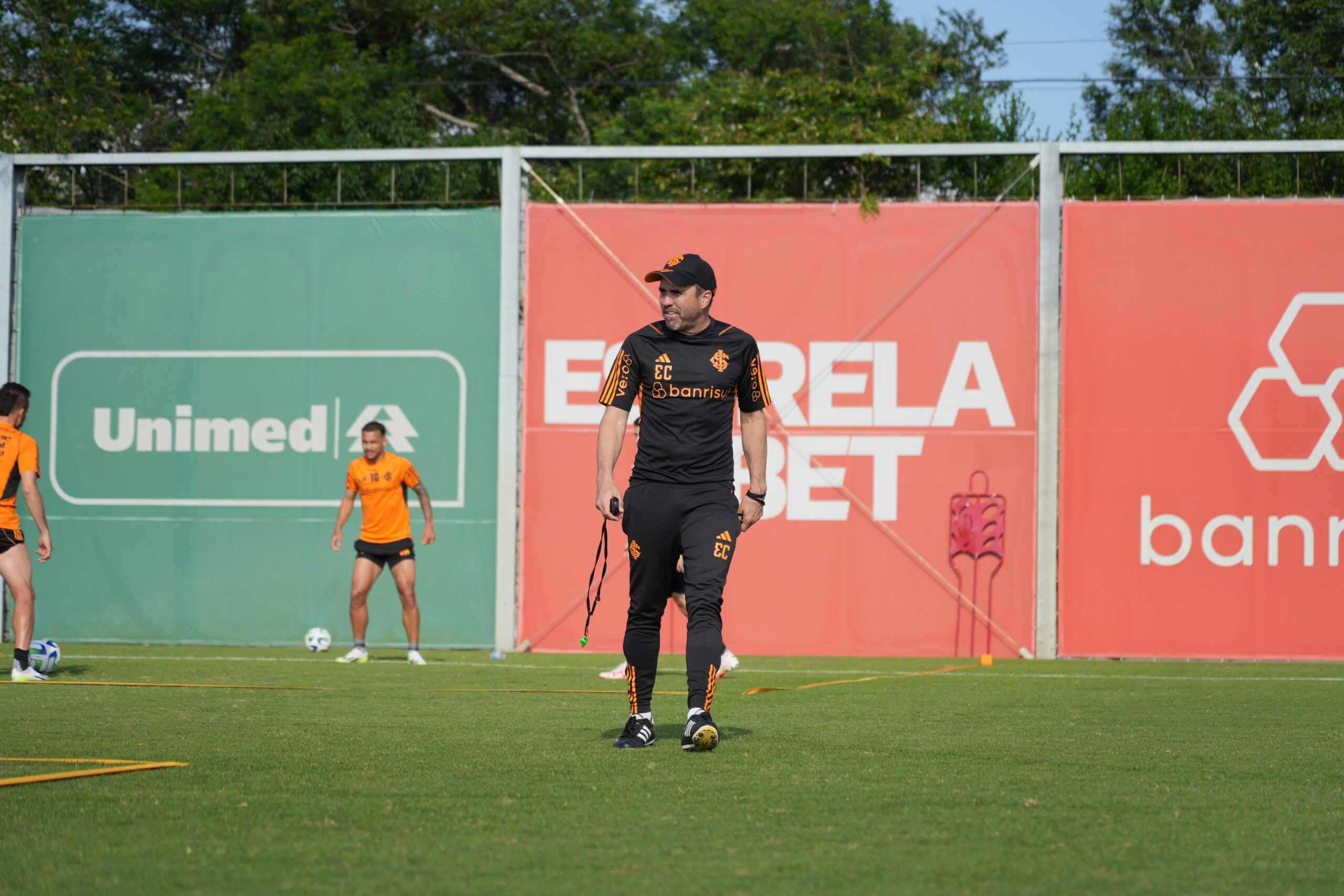 Inter enfrenta o Santos neste domingo; confira o time preparado por Coudet para o confronto