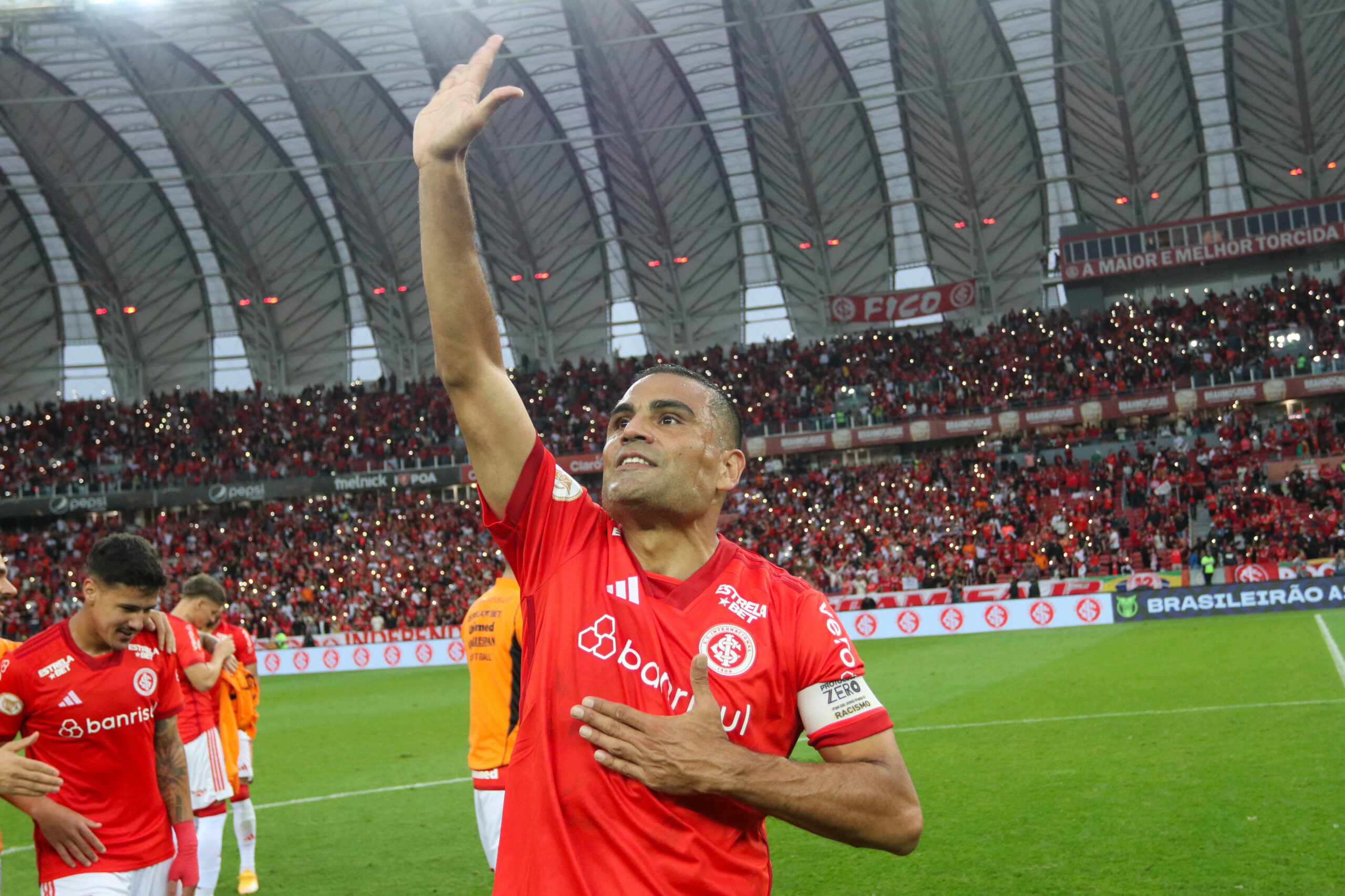 Inter anuncia renovação de contrato com Gabriel Mercado; confira o tempo do novo vínculo