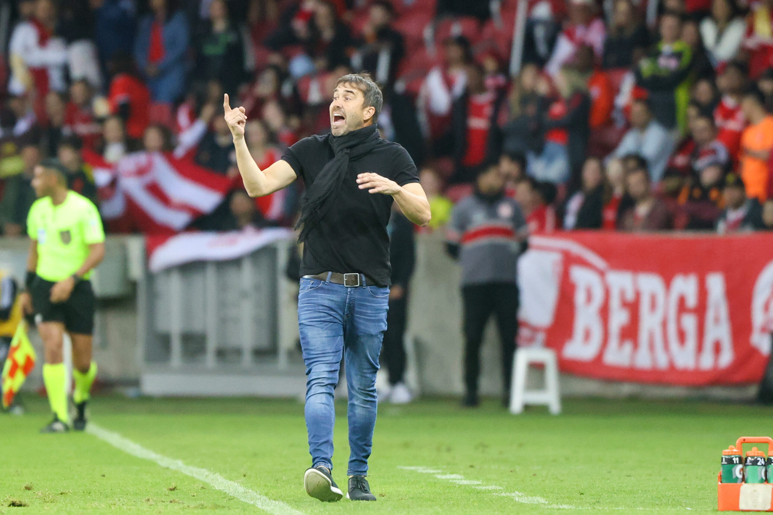 Inter de Eduardo Coudet perde titular para o clássico Gre-Nal