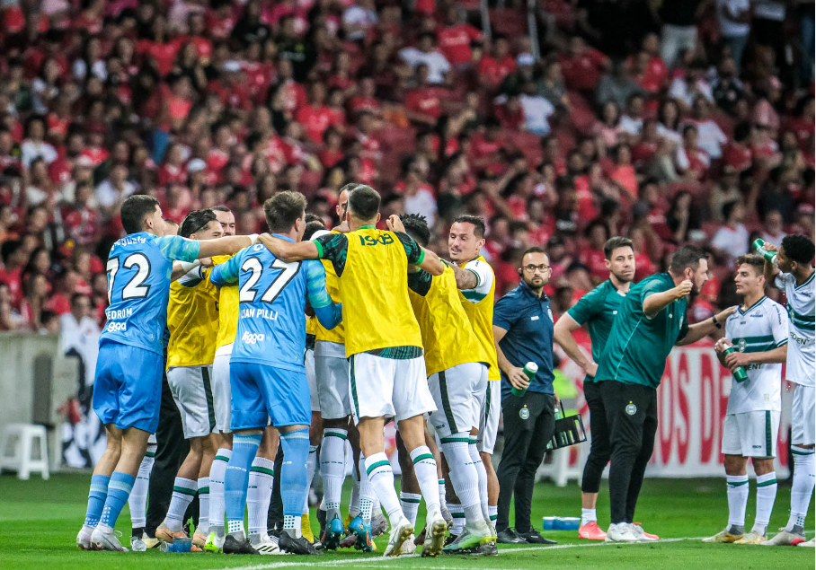 O que disse Eduardo Coudet sobre a falha de Vitão após a derrota para o Coritiba