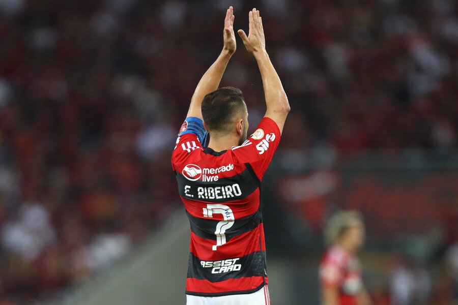 Observado pelo Inter, Everton Ribeiro está próximo de definir futuro