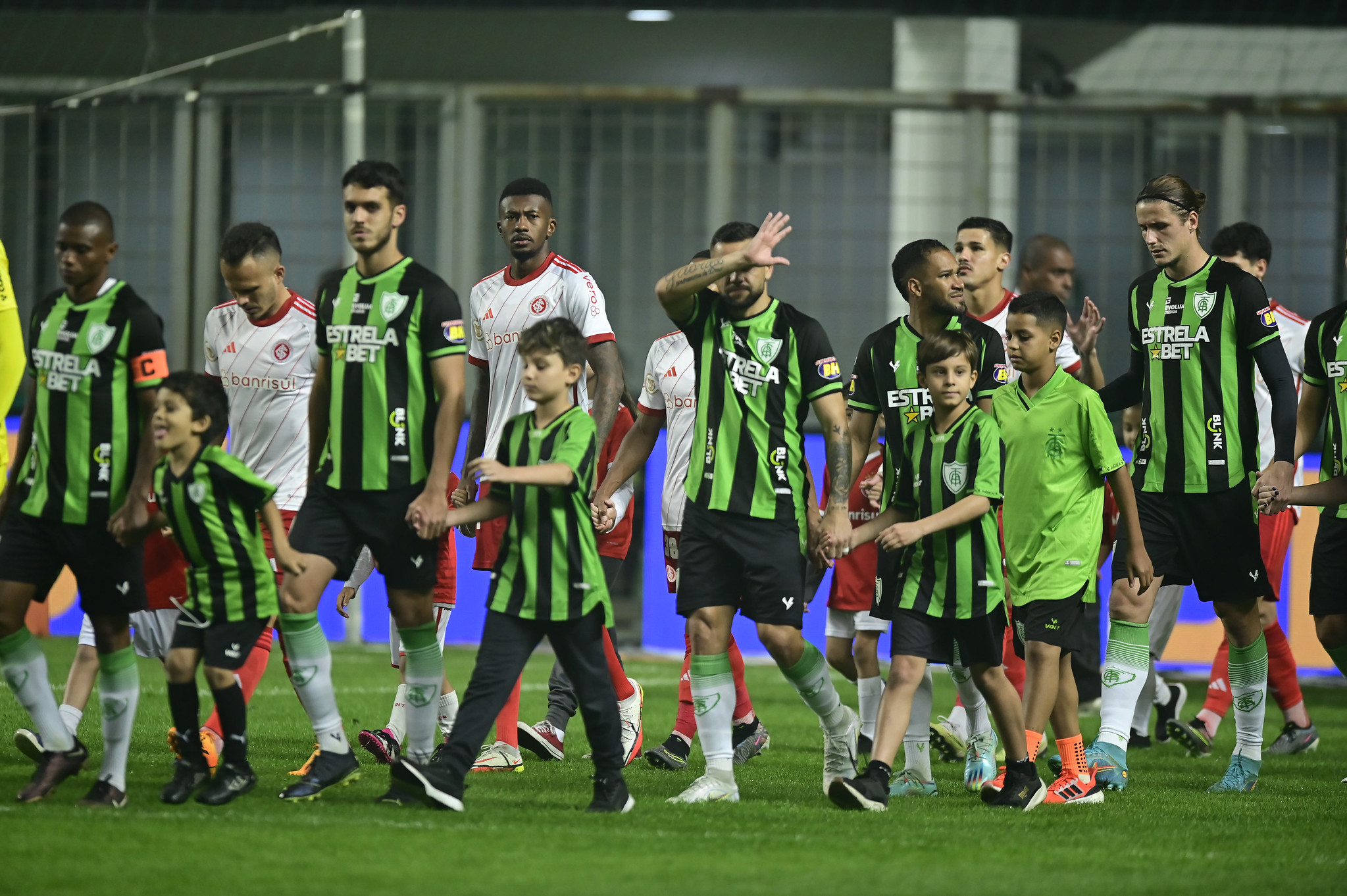 América-MG prepara mudança para enfrentar o Inter; confira a provável escalação