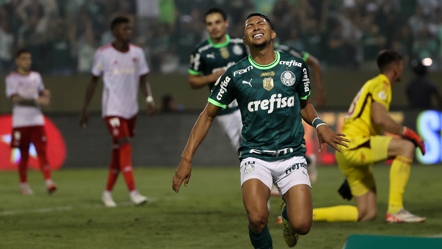 De Olho no Mercado: Negociação de Rony mela e pode afetar o Inter; entenda