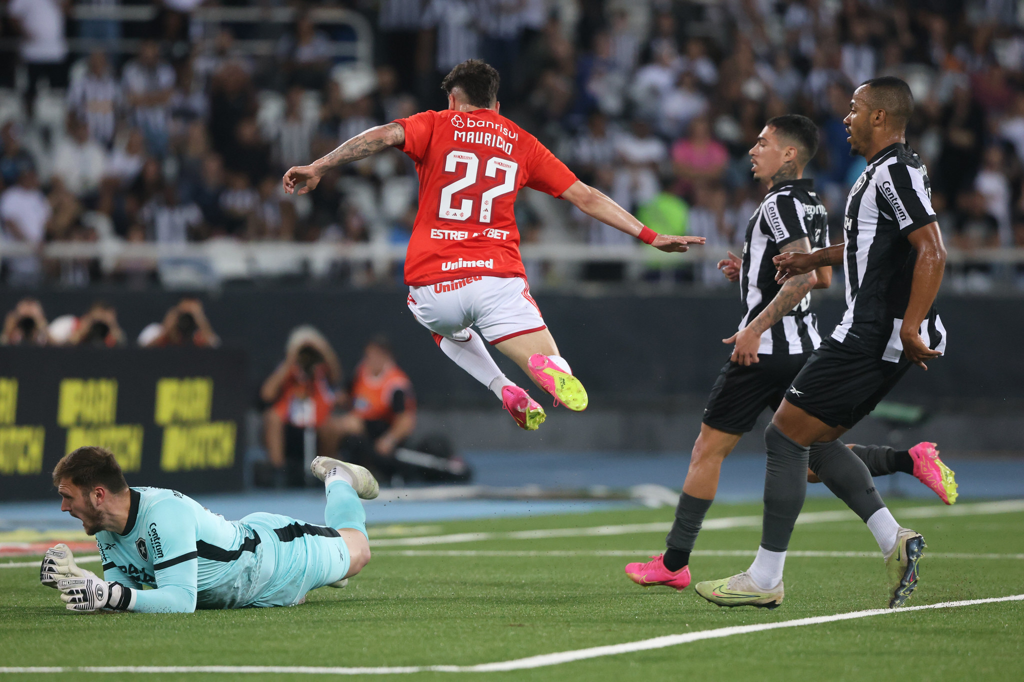 Inter enfrenta o Botafogo nesta quarta-feira; confira o time que deve iniciar