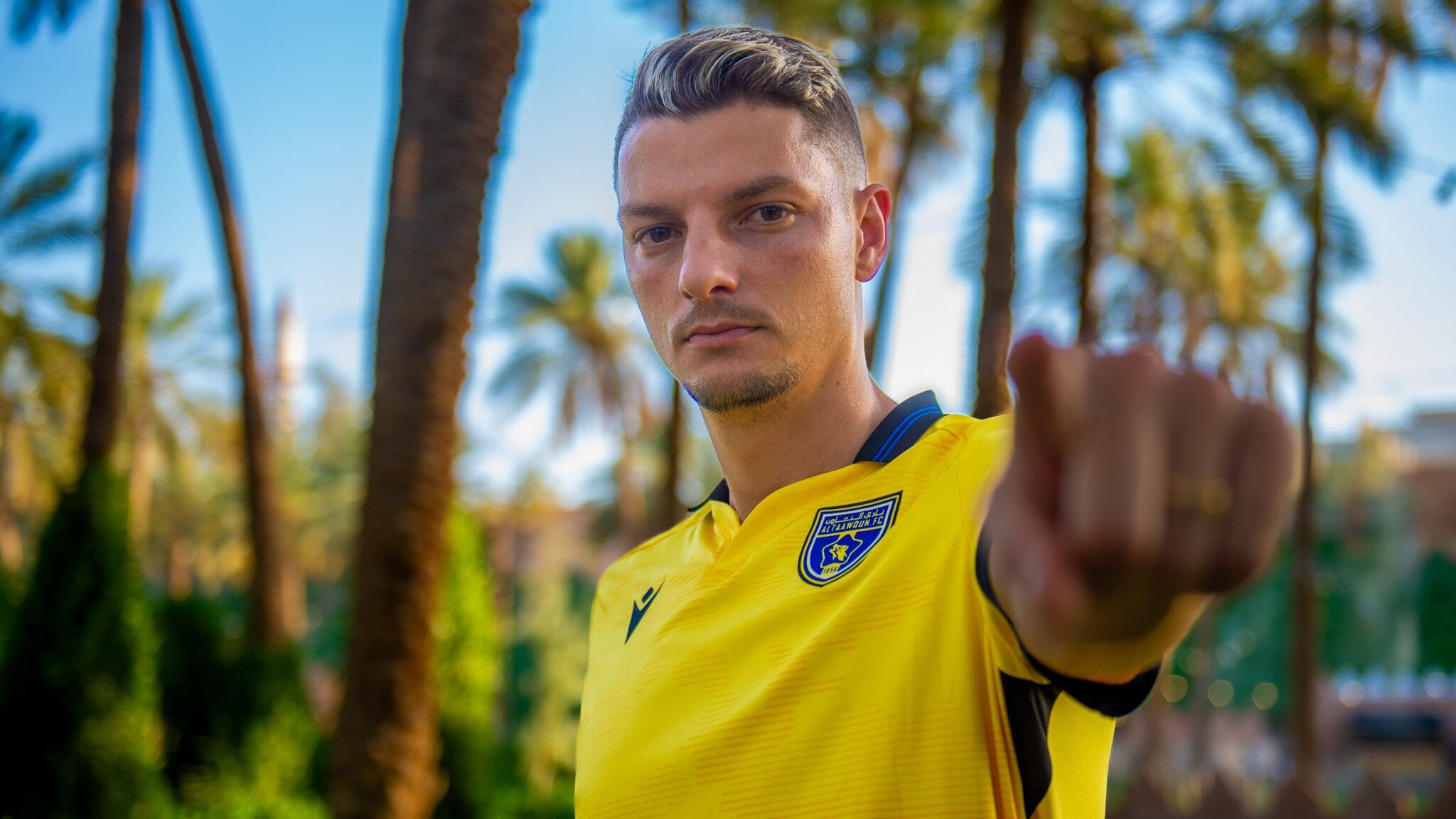 Site indica cinco jogadores de “mercados alternativos” para o Inter