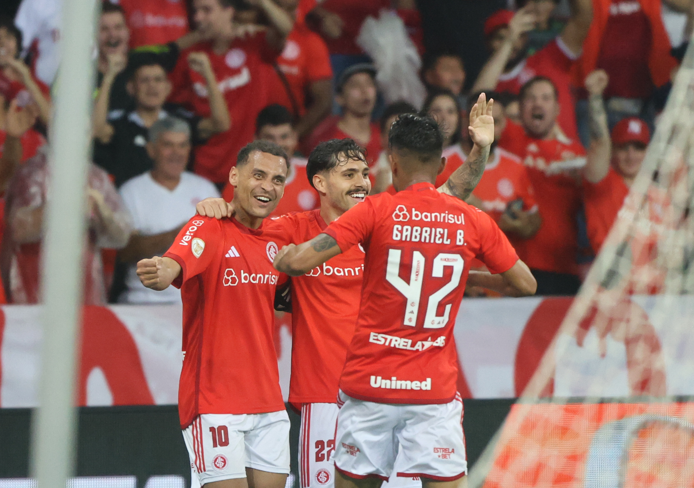 A premiação garantida pelo Inter com a vitória sobre o Botafogo