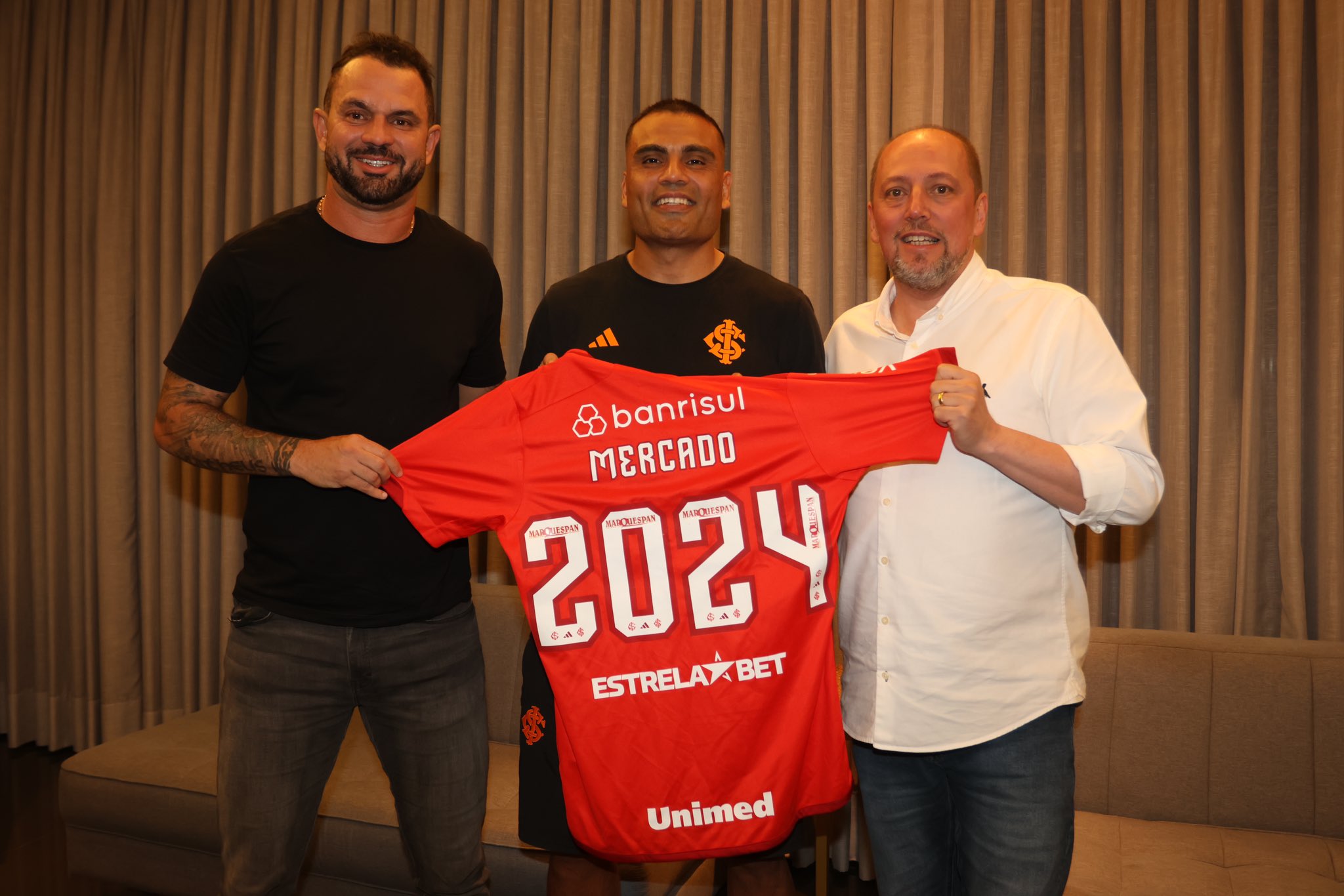 Vídeo: Gabriel Mercado comenta renovação de contrato com o Inter