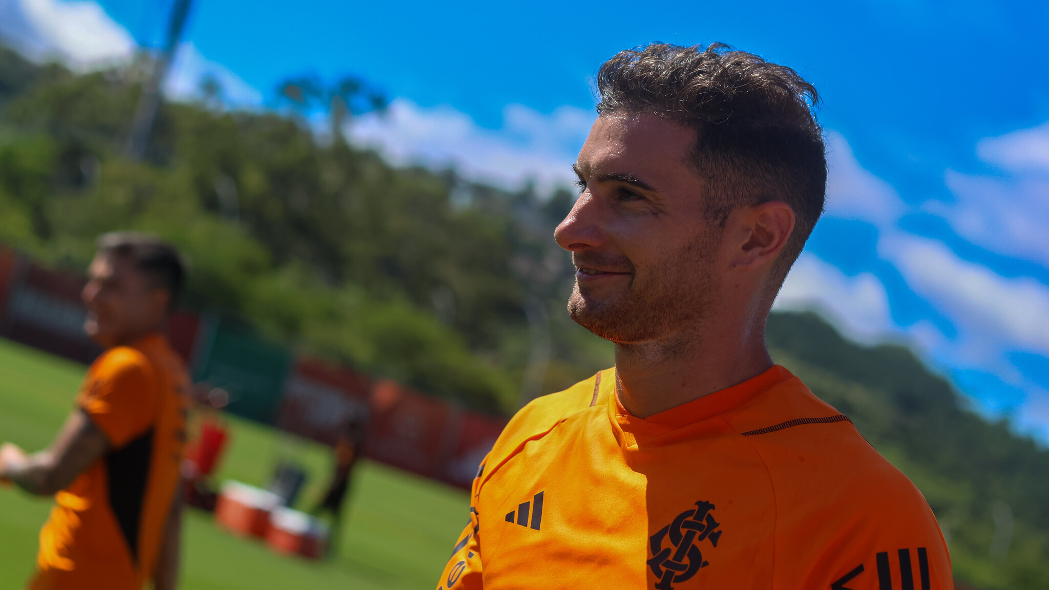 A publicação de Lucas Alario sobre o reencontro com Aránguiz