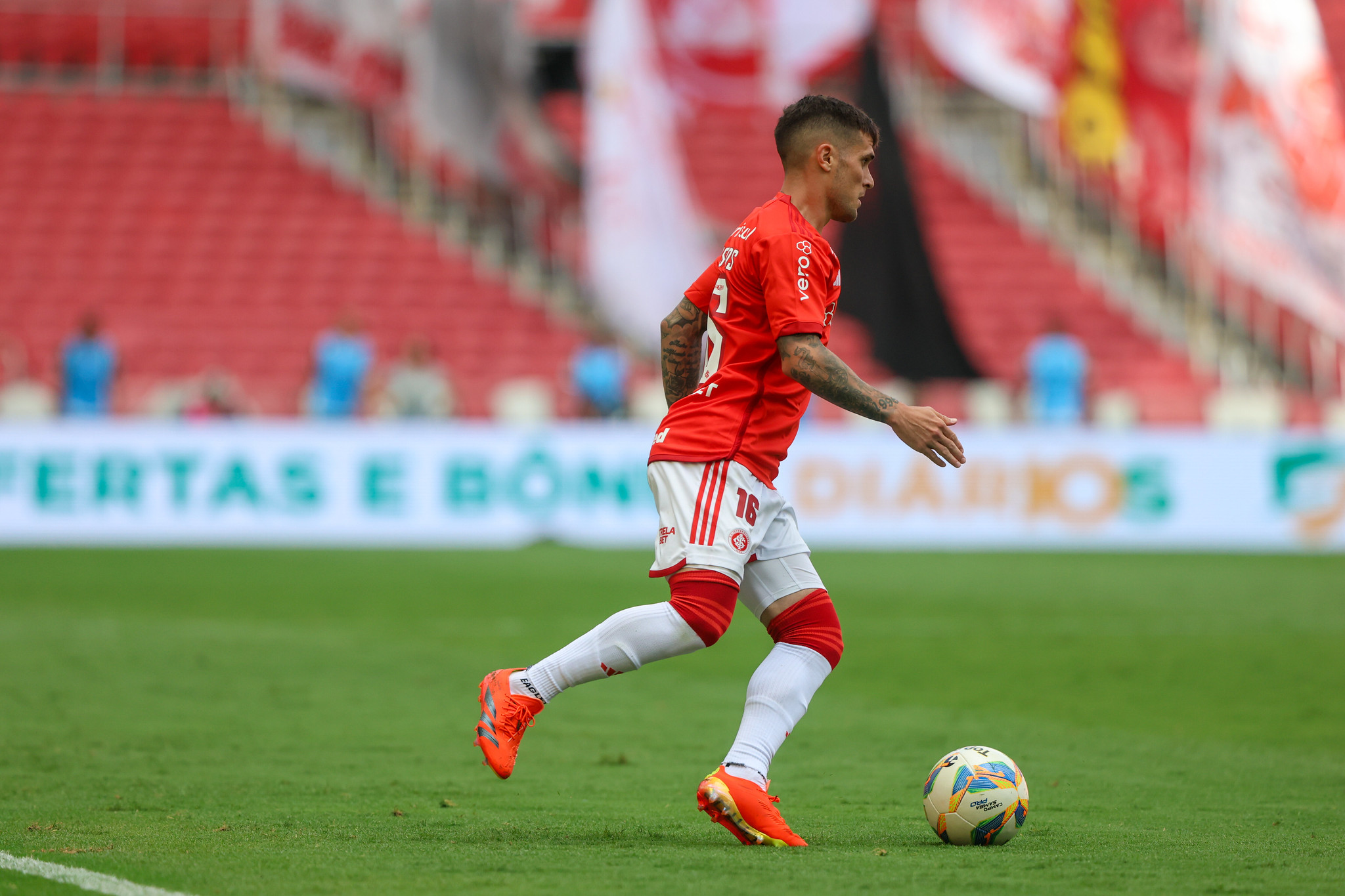 A postagem de Fabricio Bustos nas redes sociais após a vitória do Inter na estreia do Gauchão
