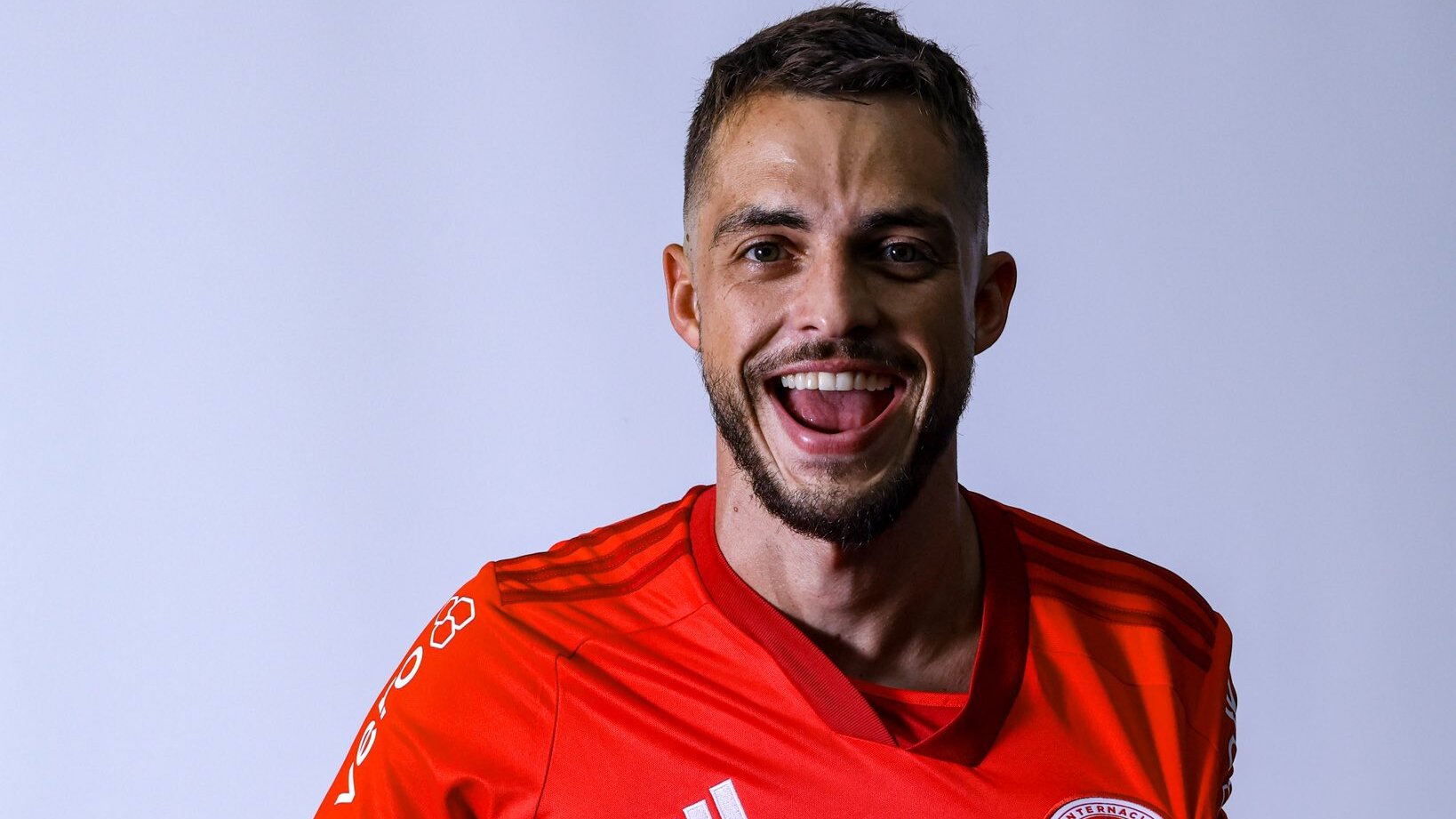 Inter divulga vídeo mostrando a chegada e as primeiras declarações de Hyoran