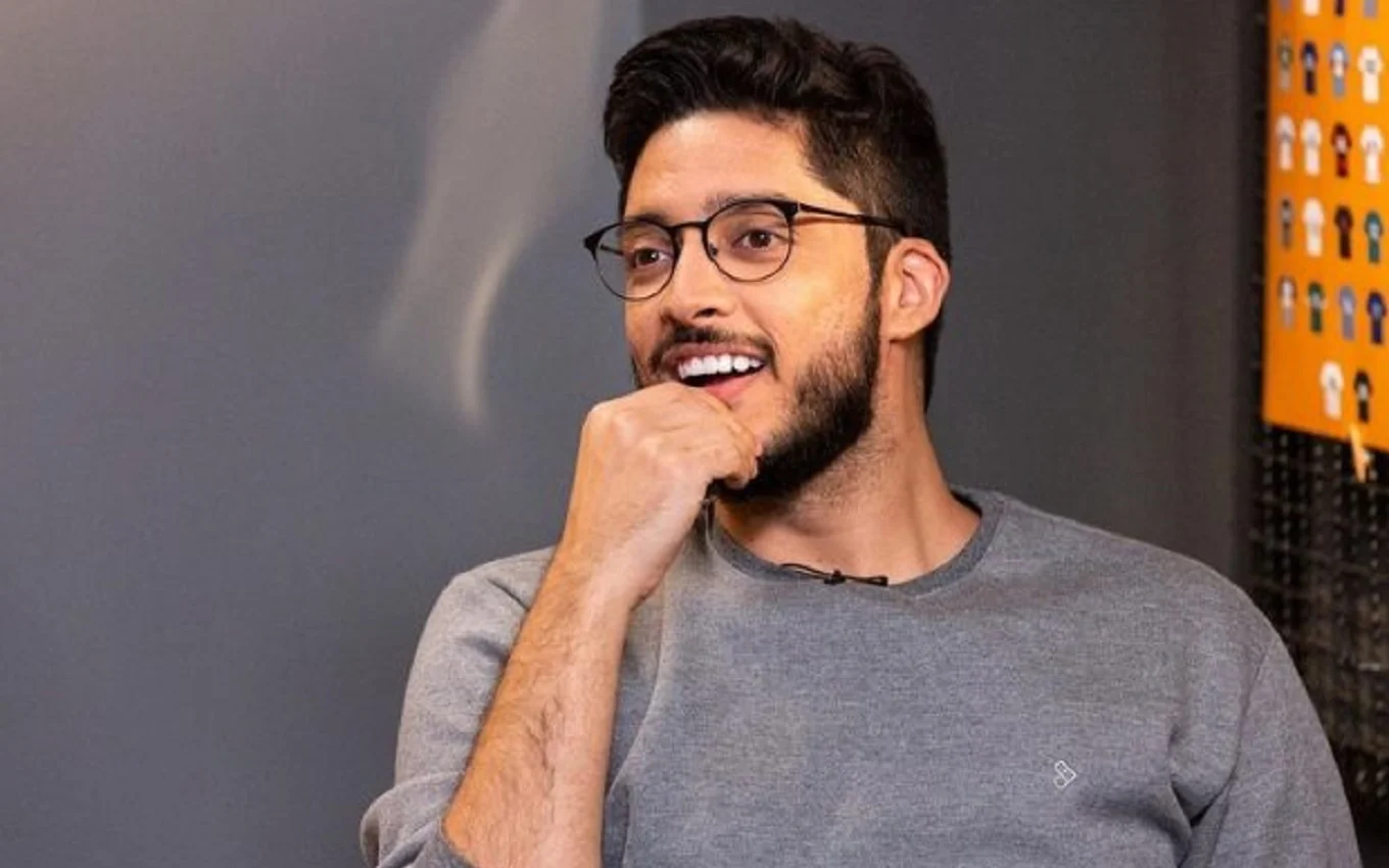 “Confesso”; repercute comentário de Magno Navarro sobre Roger Machado