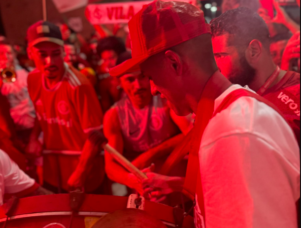 Robert Renan é recebido com festa em Porto Alegre
