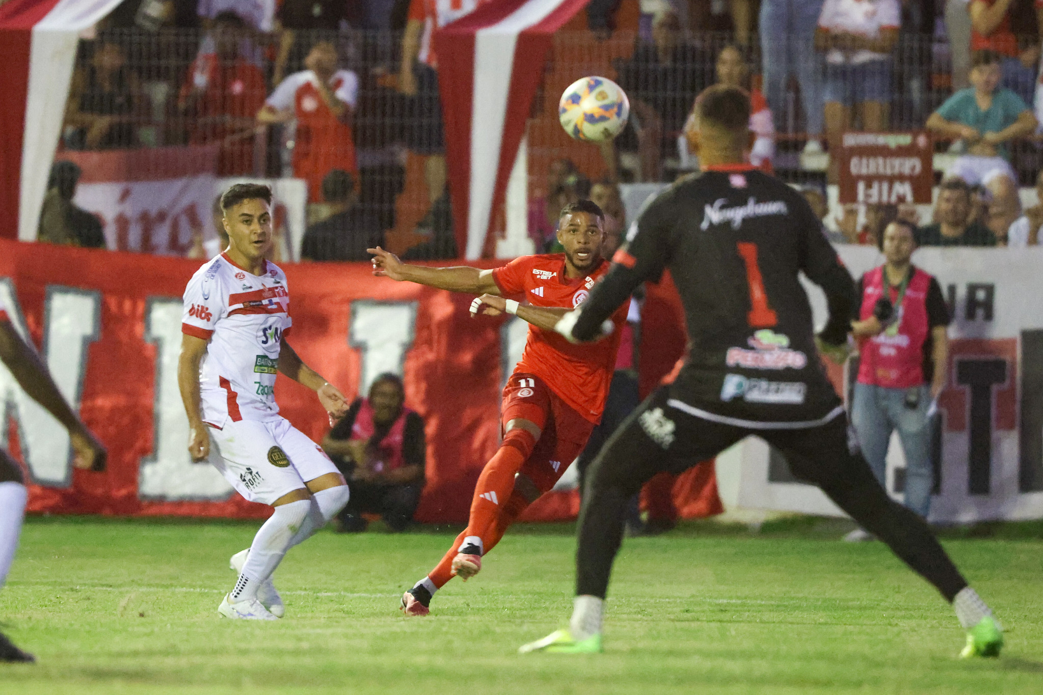 Inter perde para o Guarany de Bagé e deixa liderança do Gauchão