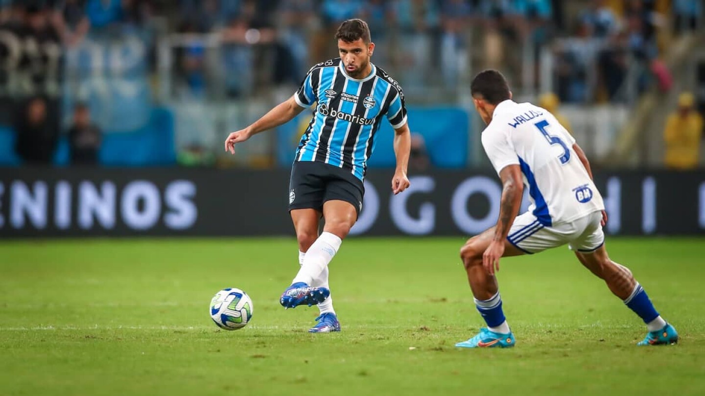 A resposta de Pepê, volante do Grêmio, sobre enfrentar o Inter