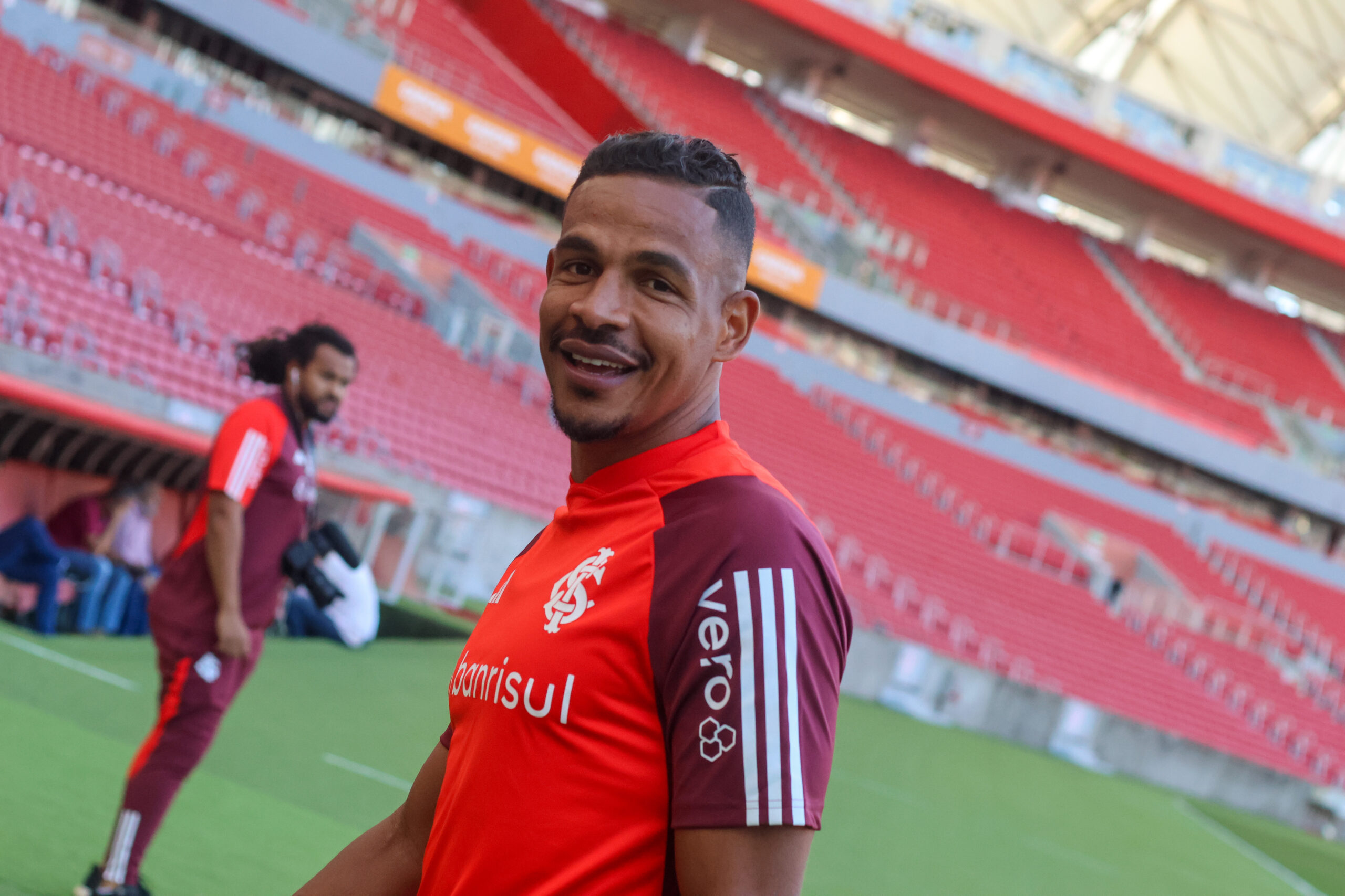 Fernando comenta possibilidade de atuar em outra posição no Inter