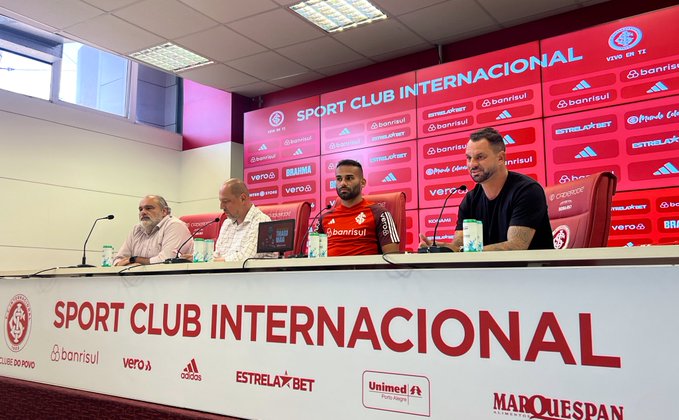 O jogador do Inter exaltado por Thiago Maia na sua apresentação