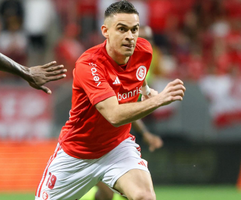 Borré avalia vitória sobre o Nova Iguaçu, diz que time vai buscar títulos e fala sobre torcida do Inter