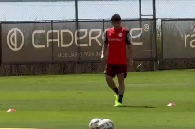 Novo reforço do Inter faz primeiro treino com o elenco