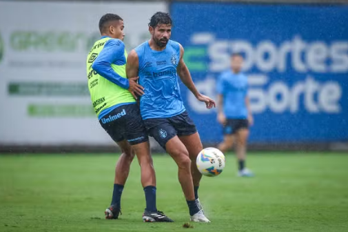 De olho no rival: Rádio de Porto Alegre informa valor da folha do Grêmio após presidente do Inter revelar o que gasta mensalmente