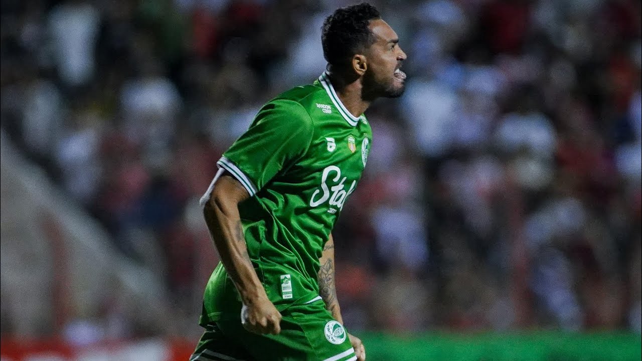 Centroavante artilheiro que veio ao Inter depois de chapéu no Corinthians será adversário neste domingo
