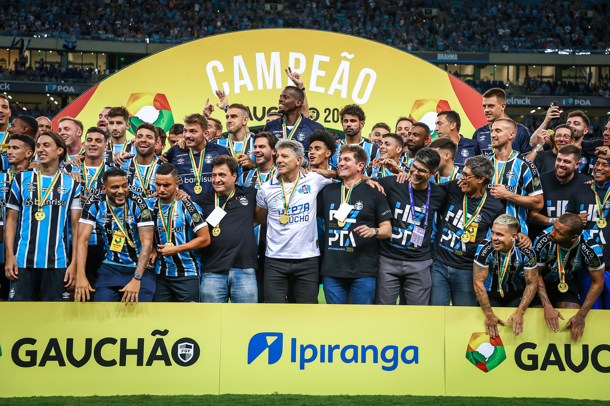 Jogador do Grêmio provoca o Inter nas redes sociais após conquista do Gauchão
