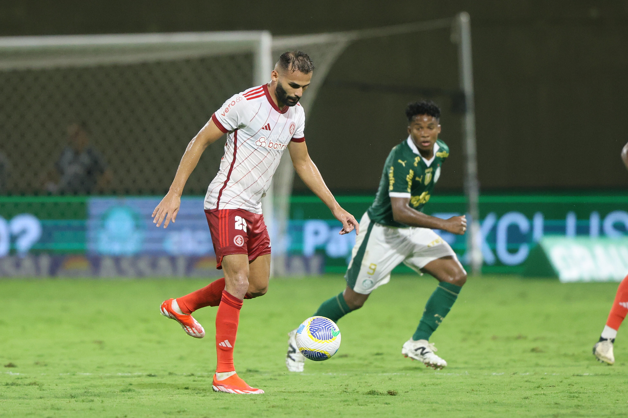 Uma informação surpreendente sobre os meias do Inter
