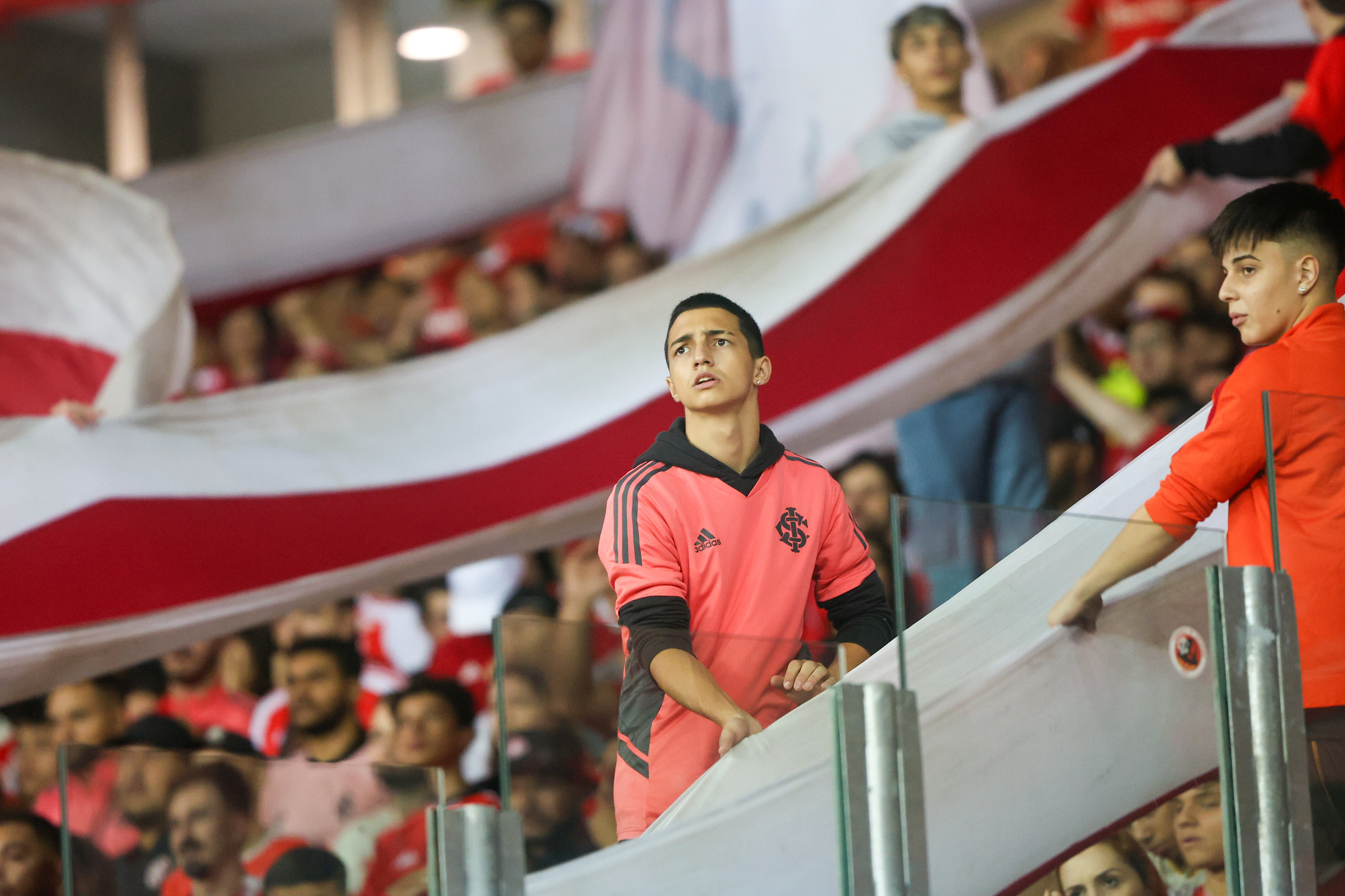 O lance do jogo do Inter que deixou a torcida indignada