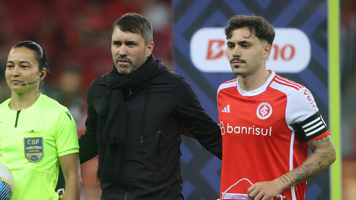 Colunista critica decisão envolvendo Mauricio e aponta quem deveria ser o capitão do Inter