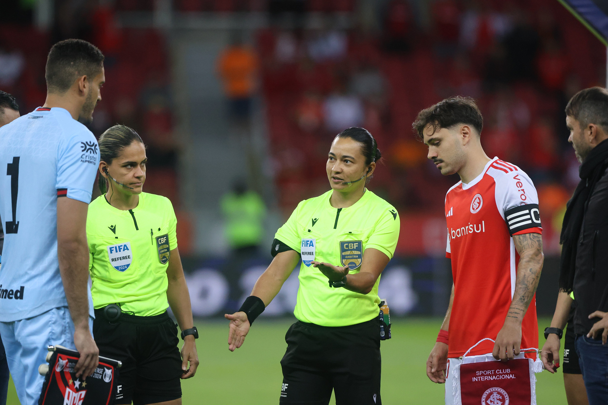 Comentarista de arbitragem é definitiva sobre lance reclamado pelo Inter