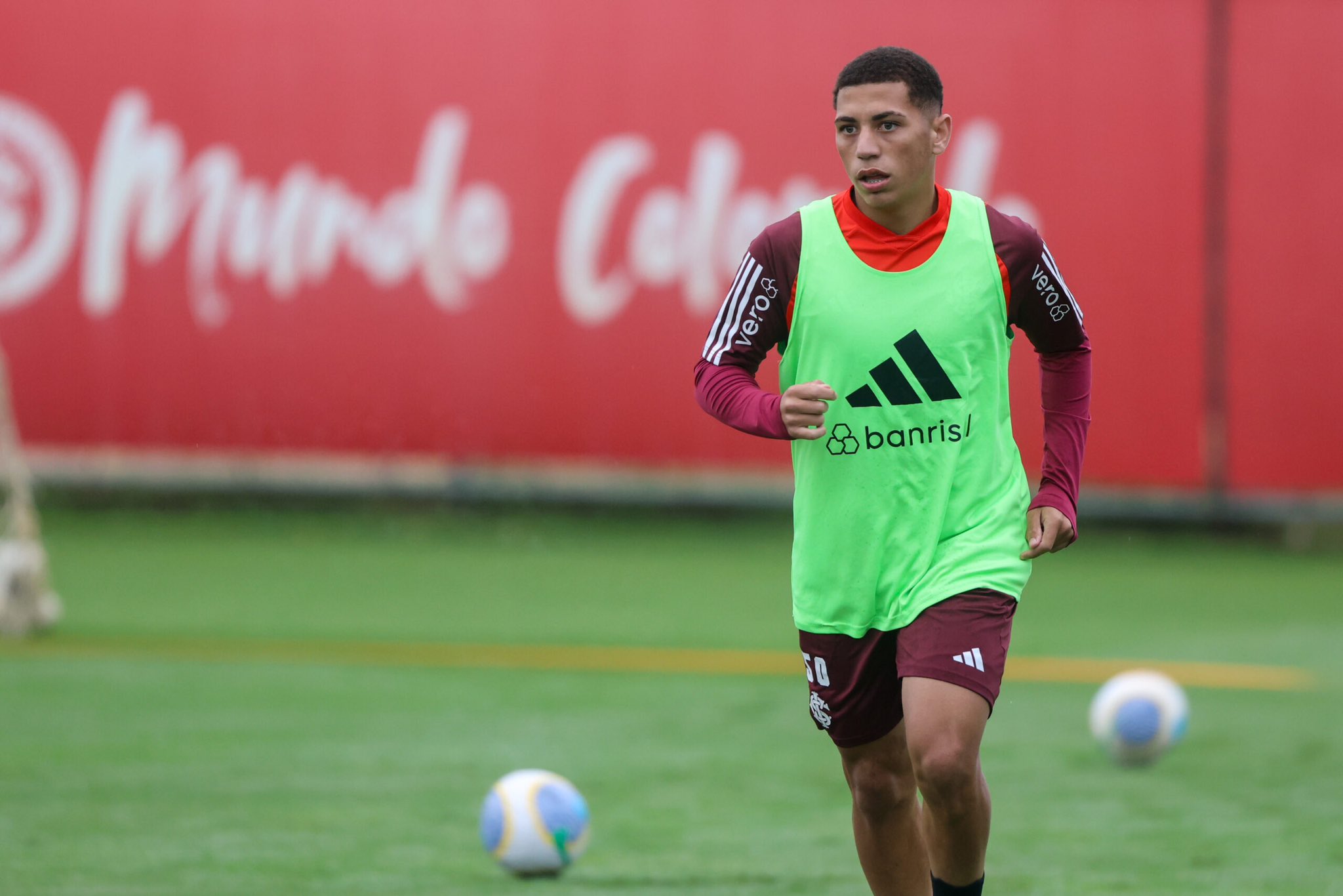 Joia da base é relacionado para o jogo contra o Bahia