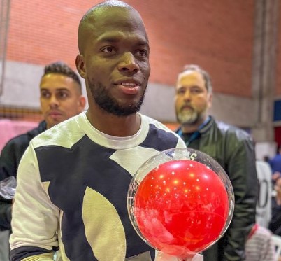 Enner Valencia e técnico do Equador divergem escolha de melhor do mundo