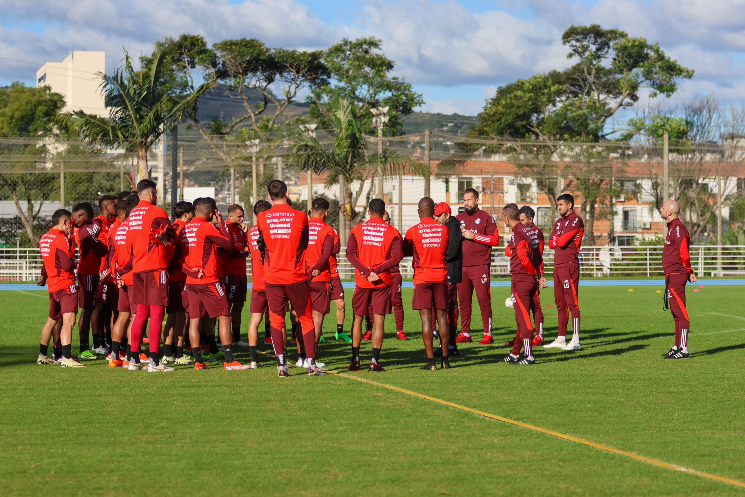 Sobre o elenco do Inter visando a viagem para Itu