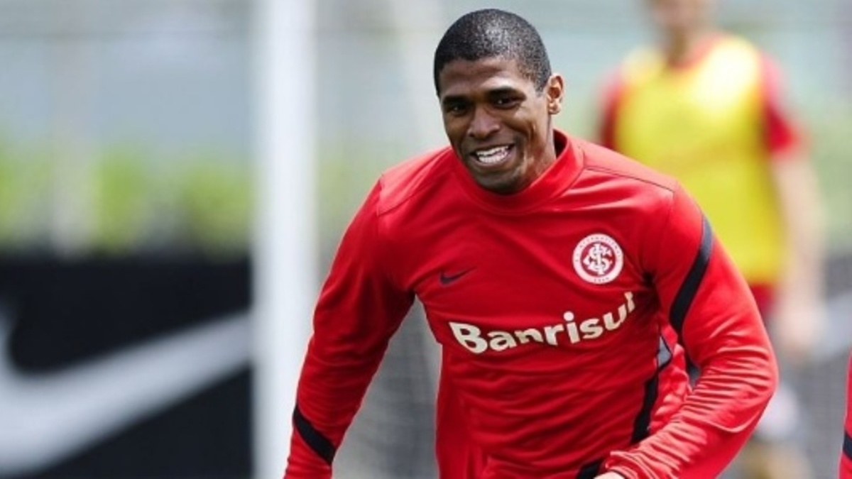 Ex-Inter, Ygor faz revelação envolvendo Fernandão