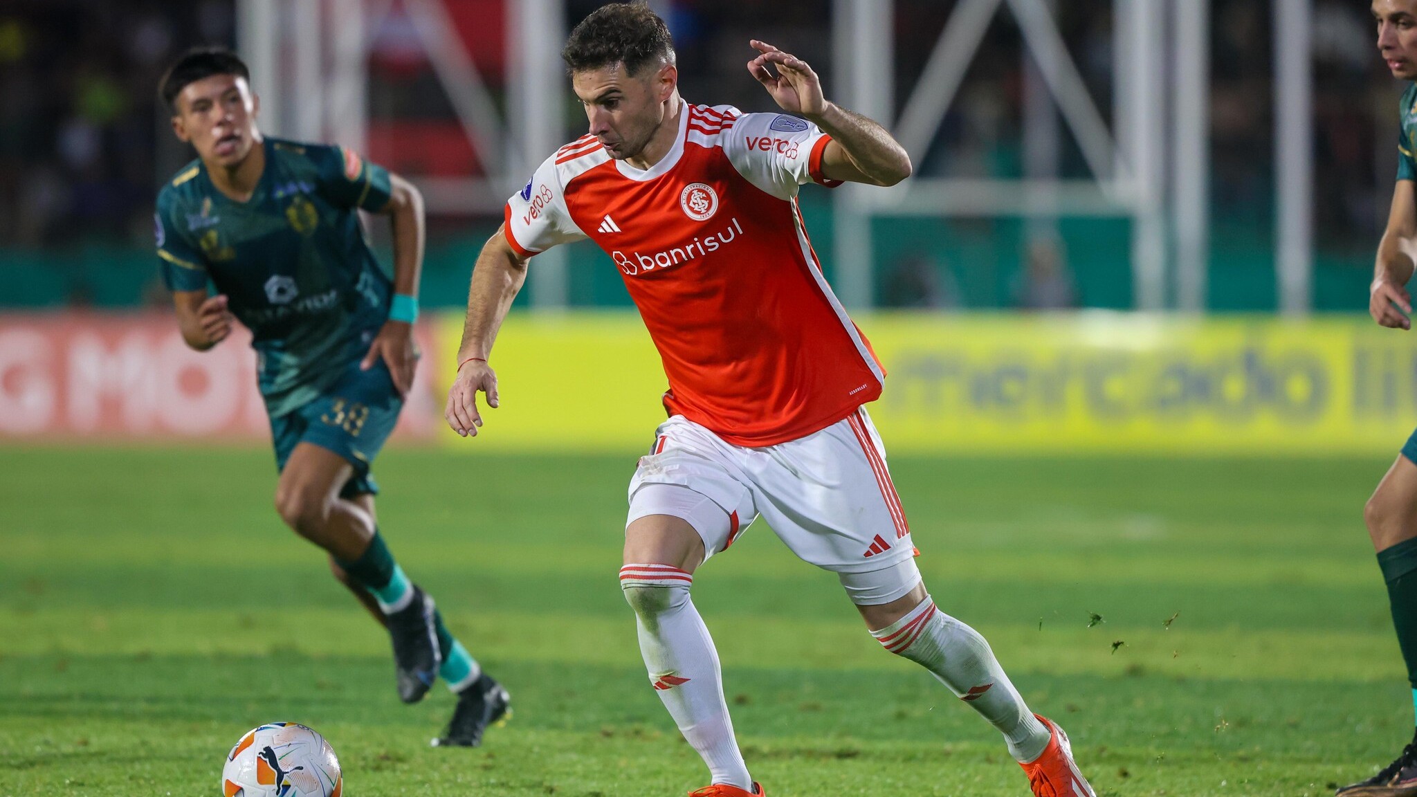 Decisão tomada? O que diz o Inter sobre o futuro de Lucas Alario