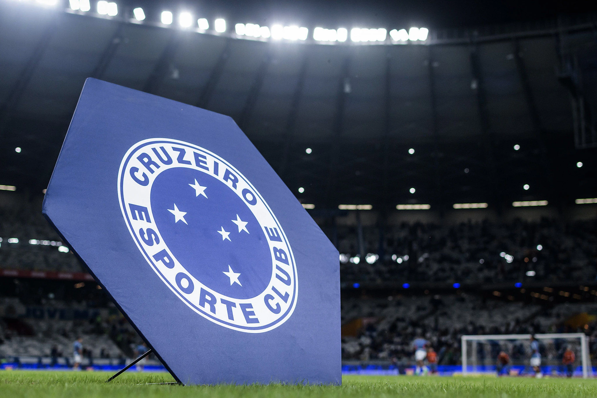 Cruzeiro informa que jogador sofreu lesão séria contra o Inter 