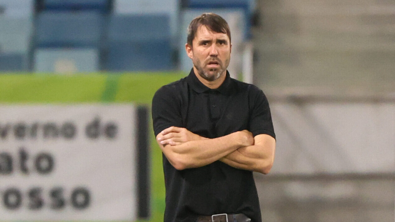Longe do Beira-Rio, Coudet tenta milagre na Espanha e flerta com salvação do Alavés na La Liga
