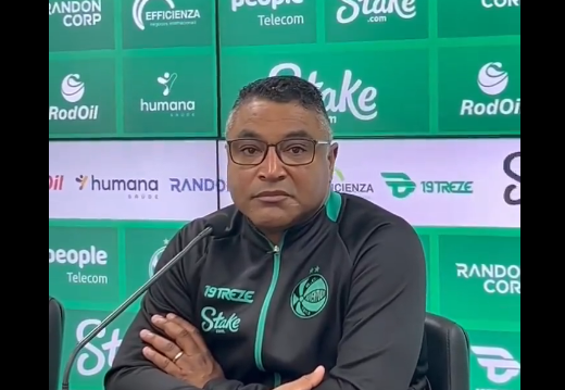 Roger Machado diz que futebol é “dinâmico” e confirma que segue negociando com o Inter