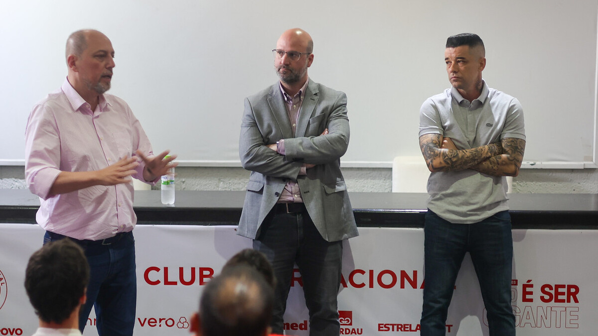 A conversa flagrada entre dirigentes do Inter na Neo Química Arena