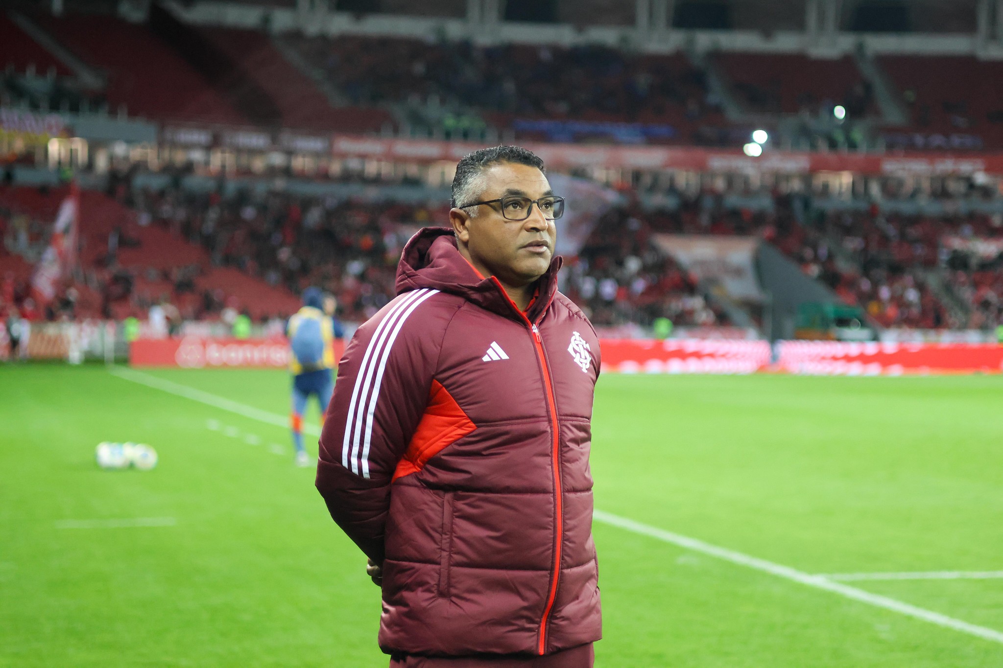 O jogador que é o “ponto de equilíbrio” do Inter na visão de Roger Machado