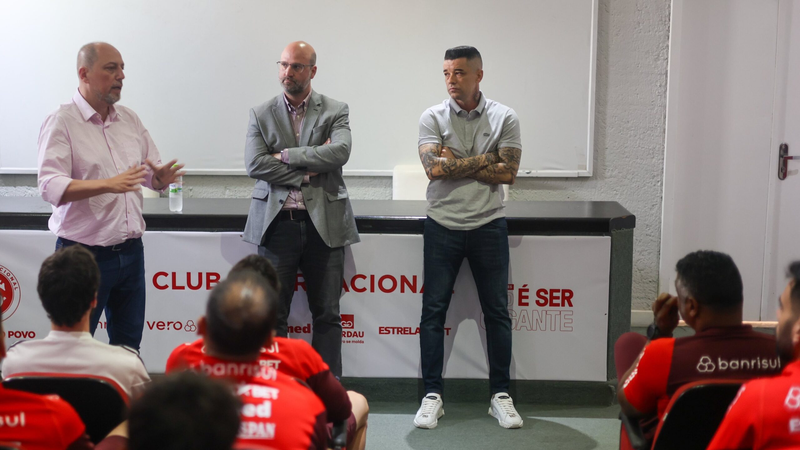 As primeiras imagens de D’Alessandro com os jogadores do Inter
