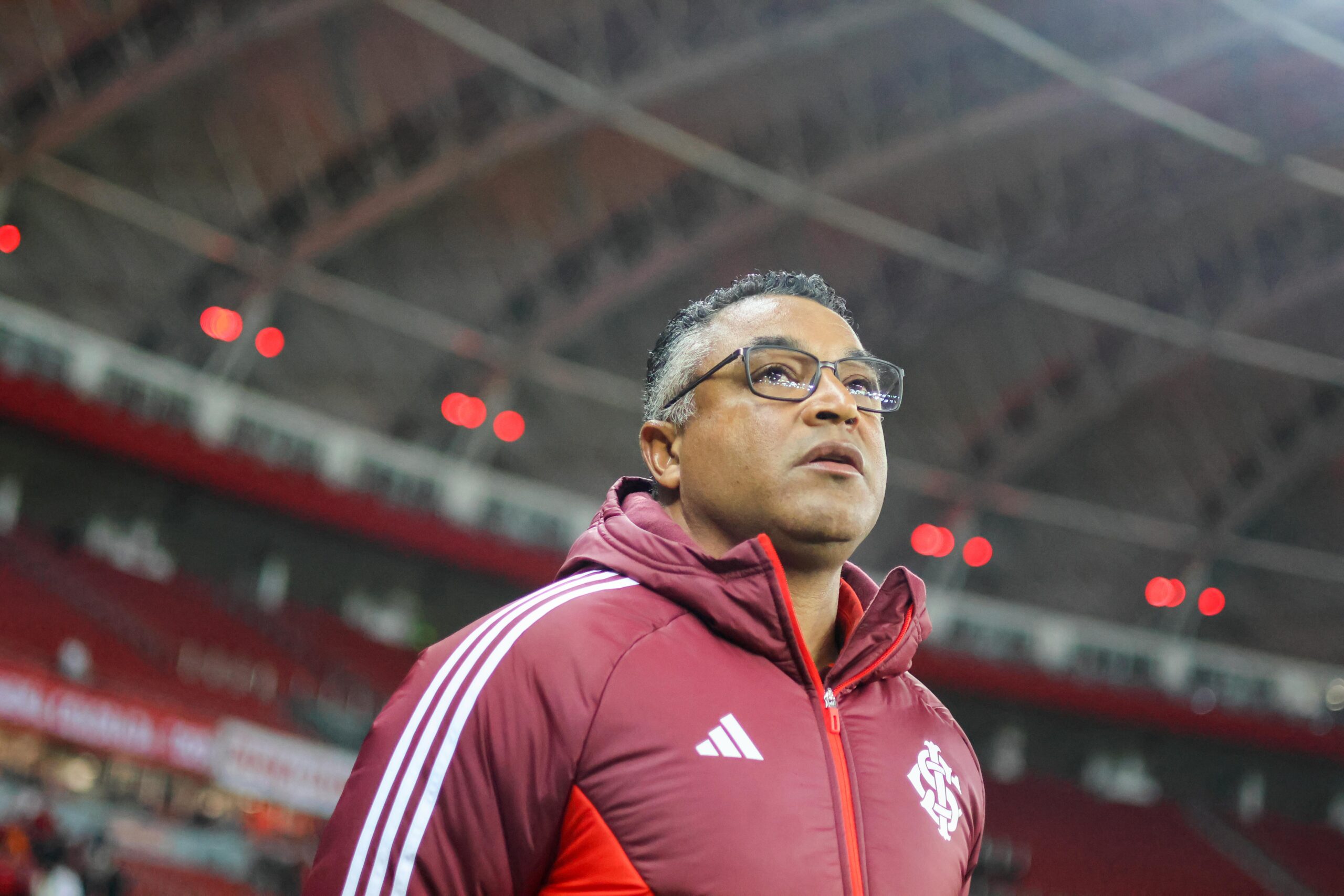 “Não vamos jogar bonito”; A declaração de Roger Machado que chamou a atenção após o empate com o Athletico