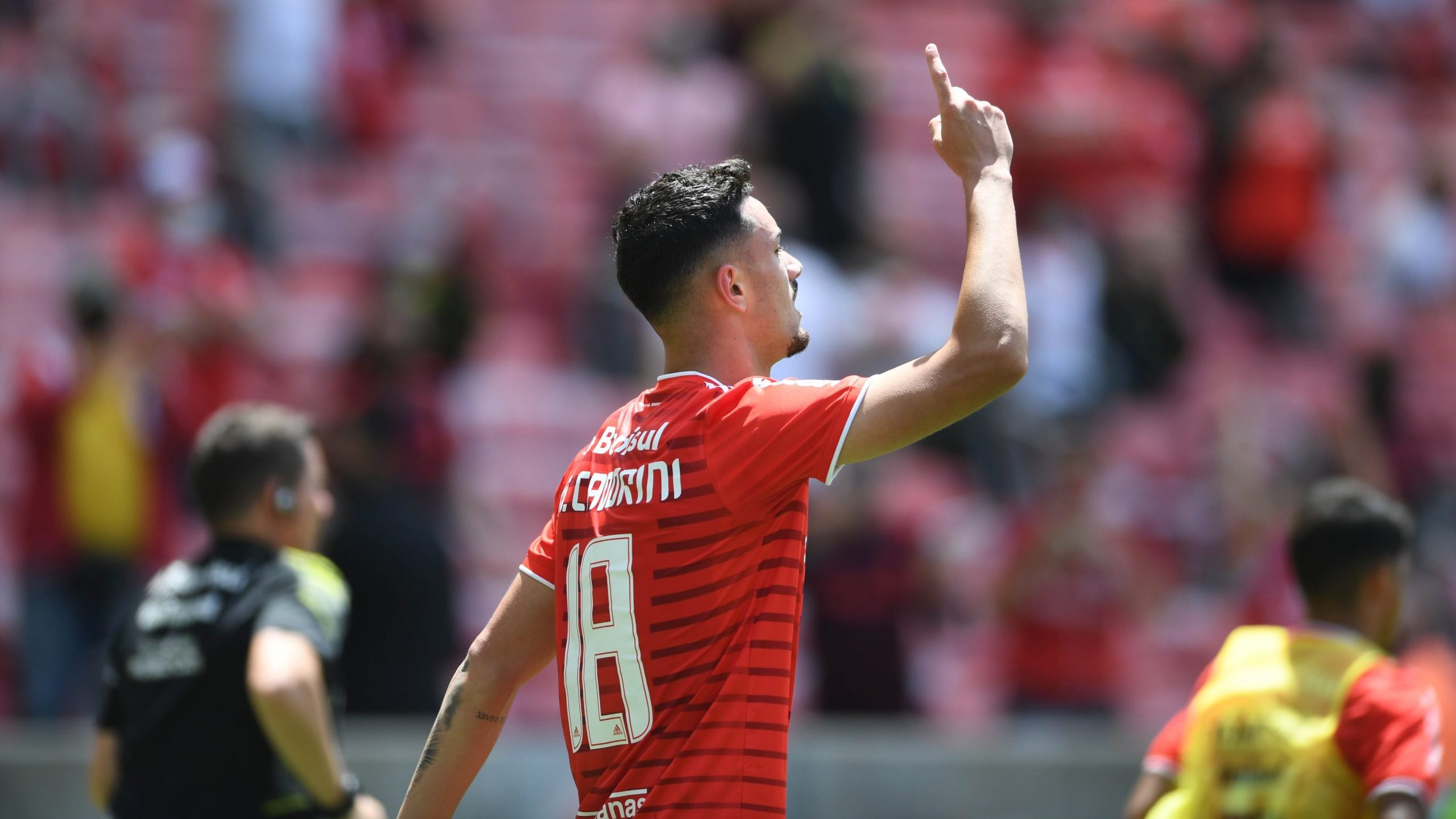 Mais detalhes da saída de atacante do Inter para o futebol espanhol