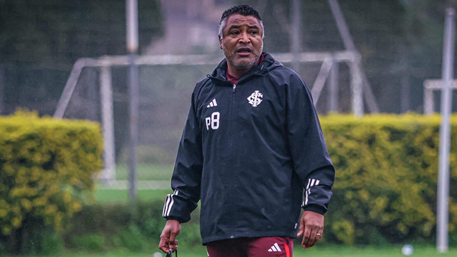Jogador titular do Inter foi liberado do treino desta sexta-feira; entenda