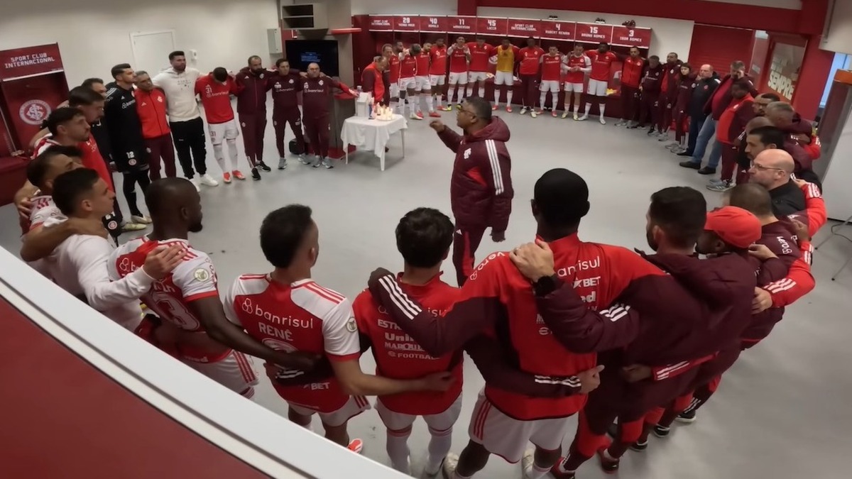 Com forte discurso de Roger Machado, Inter divulga bastidores da vitória contra o Juventude