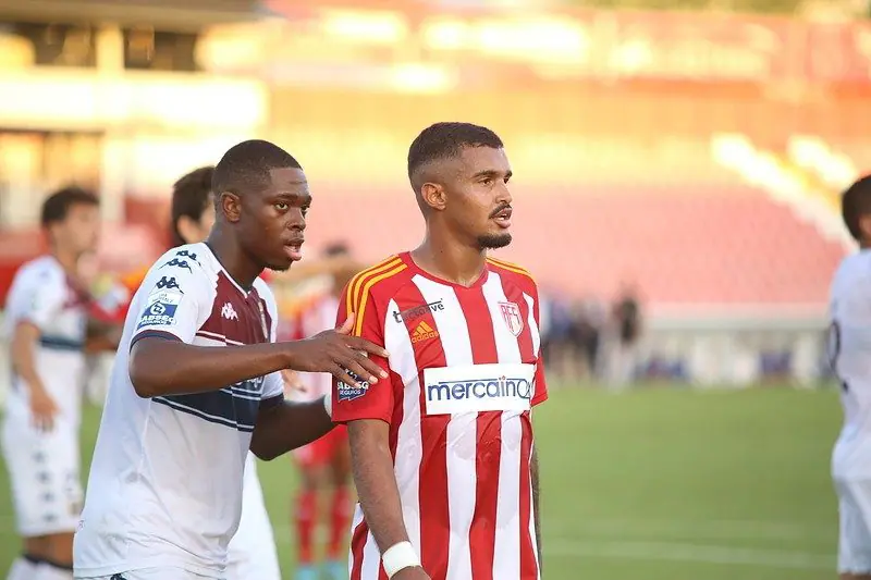 O modelo de negócio trabalhado pelo Inter para contratar o zagueiro Clayton Sampaio